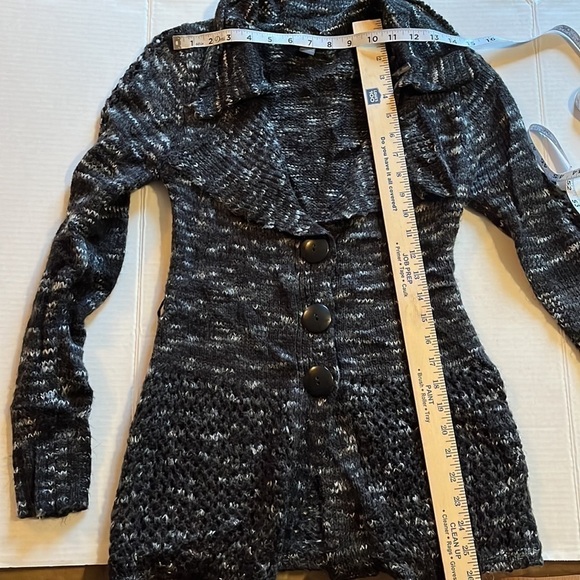 Twenty one-size S-black and white marble three button cardigan with collar - Picture 9 of 10